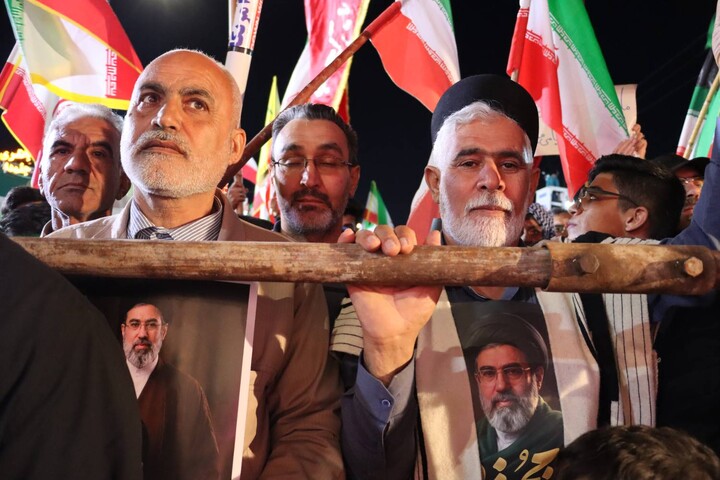 اجتماع یکپارچه مردم اهواز به مناسبت روز جمهوری اسلامی ایران