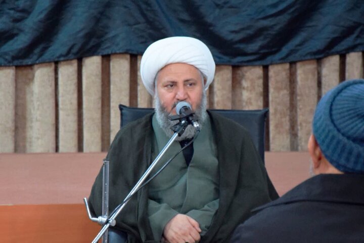 تصاویر/ تکریم و تقدیر از مسئول بنیاد شهید شهرستان آران وبیدگل در دفتر امام جمعه