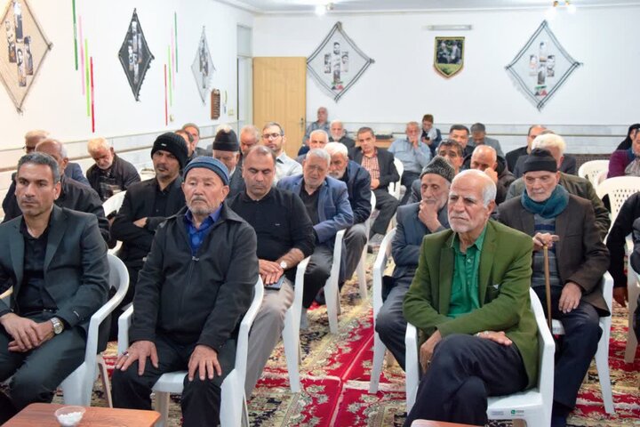 تصاویر/ تکریم و تقدیر از مسئول بنیاد شهید شهرستان آران وبیدگل در دفتر امام جمعه