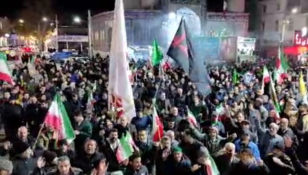 فیلم| بانگ رسای الله اکبر در شب دوازده فروردین در شهرستان خمین
