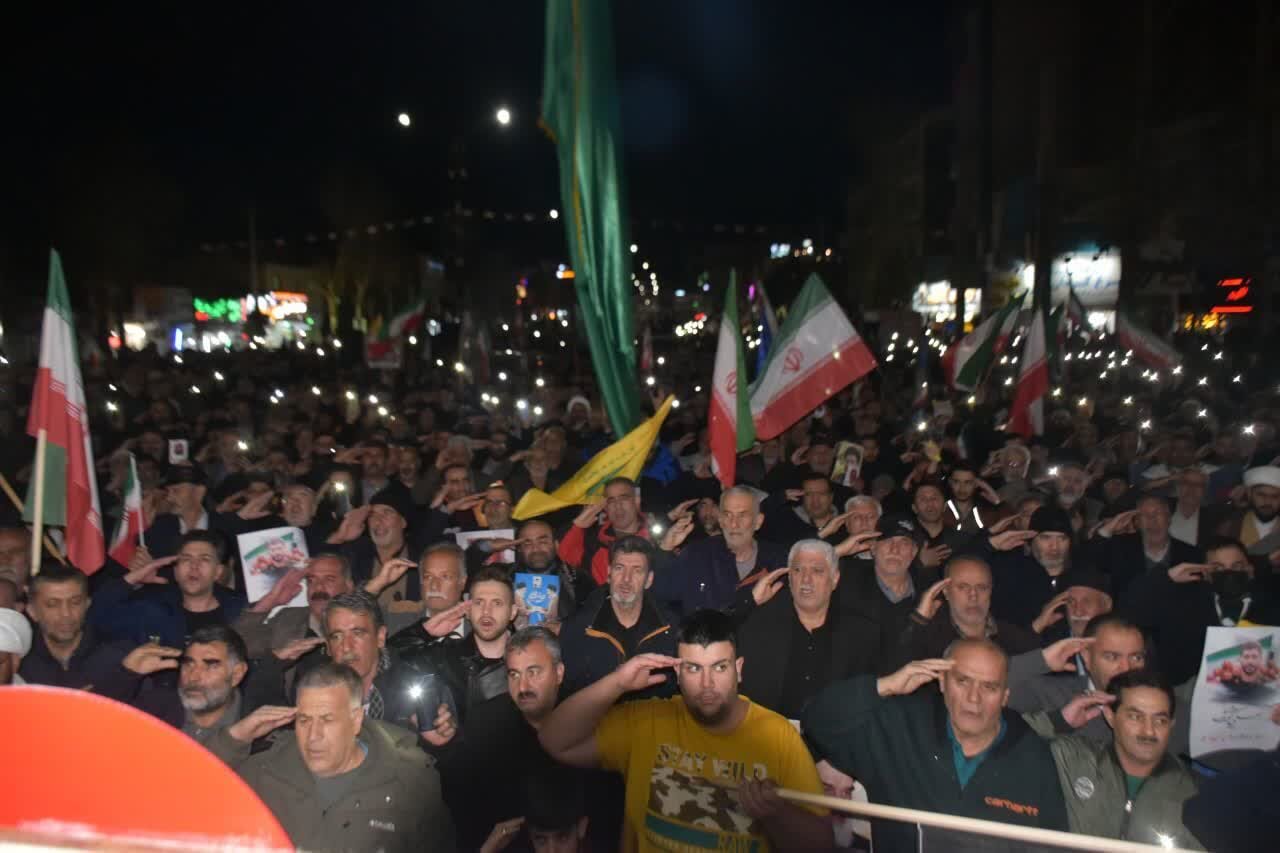 تشییع پیکر شهید علی کوه‌خیل در ساوجبلاغ + تصاویر