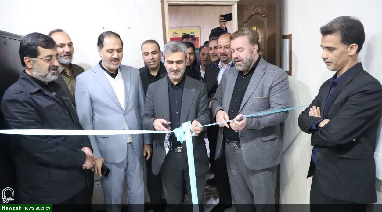 نخستین نیروگاه خورشیدی هیبریدی ۴۰ کیلوواتی در قم افتتاح شد