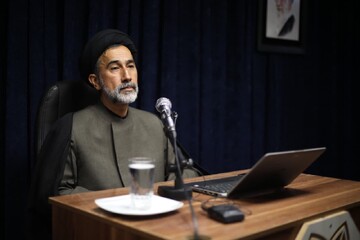 تبعیت از رهبری معظم و حفظ وحدت ملی شاخص عمل طلاب و فعالان فرهنگی است