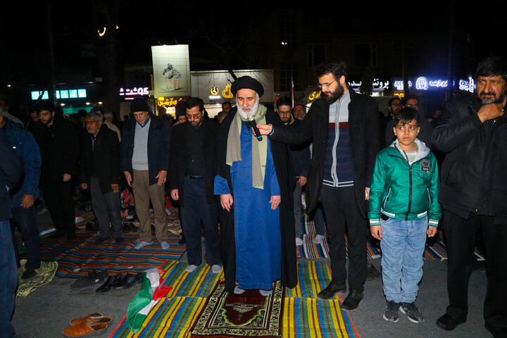 اجتماع با شکوه مردم شهرکرد به همراه تشییع سرباز شهید امیرمحمد داوری