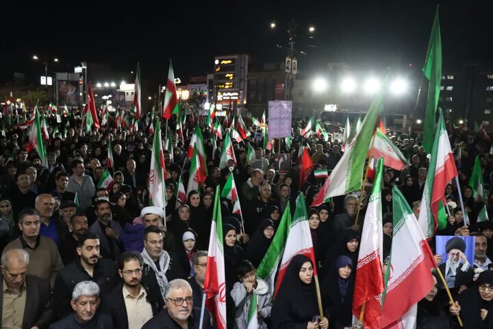 تصاویر/ میدان‌داری اسلامشهری‌ها در شب سی و دوم