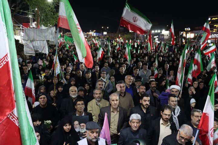 تصاویر/ میدان‌داری اسلامشهری‌ها در شب سی و دوم