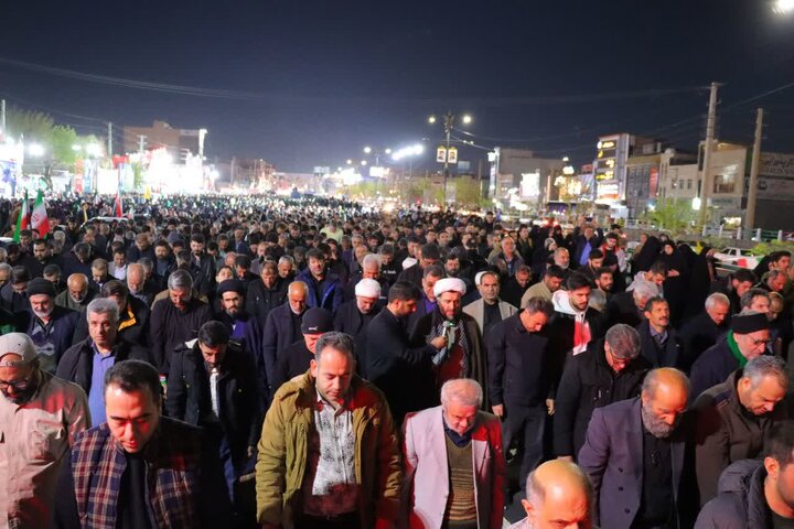 تصاویر/ میدان‌داری اسلامشهری‌ها در شب سی و دوم