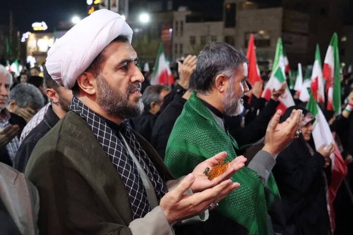 تصاویر/ میدان‌داری اسلامشهری‌ها در شب سی و دوم