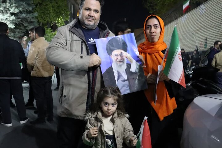 تصاویر/ میدان‌داری اسلامشهری‌ها در شب سی و دوم