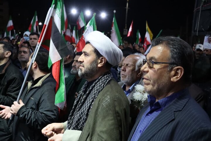 تصاویر/ میدان‌داری اسلامشهری‌ها در شب سی و دوم