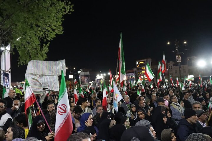 تصاویر/ میدان‌داری اسلامشهری‌ها در شب سی و دوم