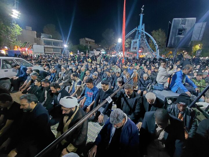 تصاویر/ اقامه نماز استغاثه در اجتماع شبانه مردم ورامین