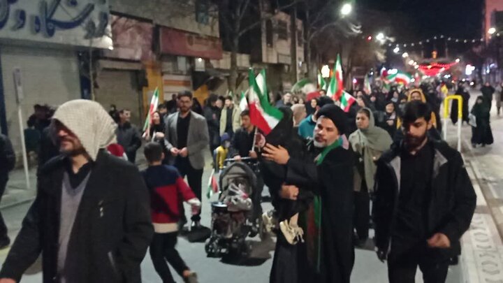 تصاویر/استمرار حضور باشکوه مردم ولایی و انقلابی اليگودرز در بیعت با ولایت