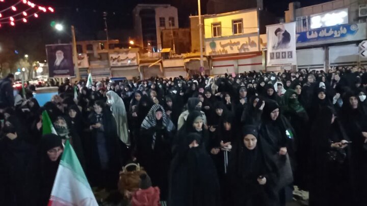 تصاویر/استمرار حضور باشکوه مردم ولایی و انقلابی اليگودرز در بیعت با ولایت