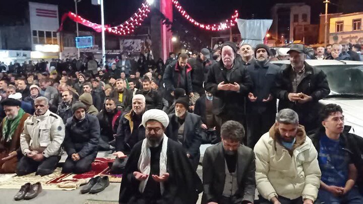 تصاویر/استمرار حضور باشکوه مردم ولایی و انقلابی اليگودرز در بیعت با ولایت
