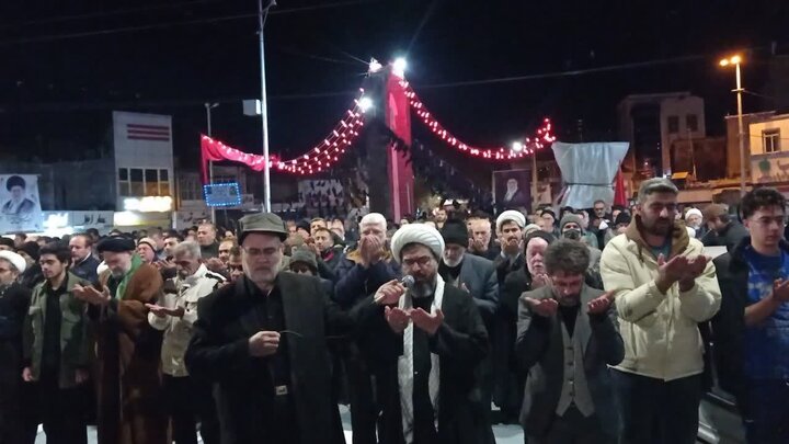 تصاویر/استمرار حضور باشکوه مردم ولایی و انقلابی اليگودرز در بیعت با ولایت