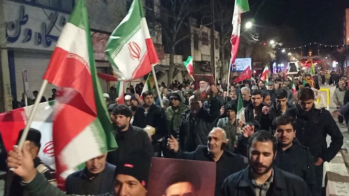 تصاویر/استمرار حضور باشکوه مردم ولایی و انقلابی اليگودرز در بیعت با ولایت