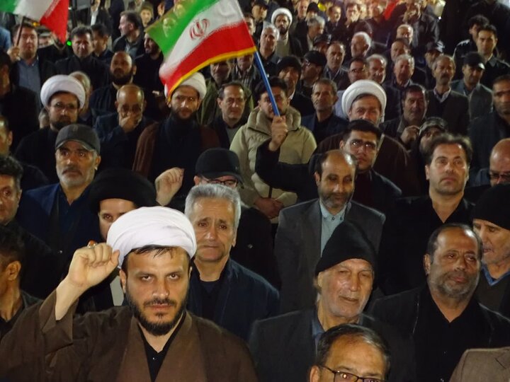 تصاویر/ حضور مردم شهرستان چهاربرج در تجمع حمایتی از نظام اسلامی در سی و سومین شب از شب های اقتدار