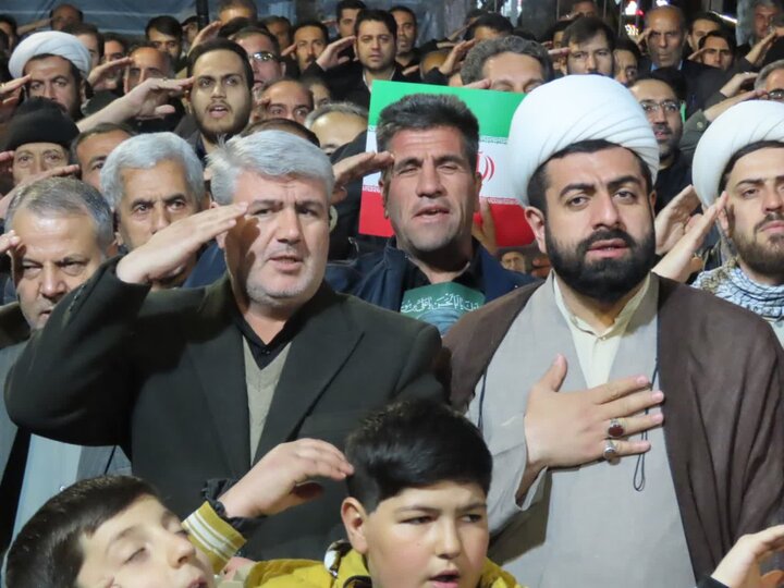 تصاویر/ تجمع مردم چایپاره در حمایت از نظام اسلامی در سی و دومین شب متوالی
