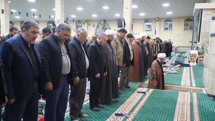تصاویر/ اقامه نماز استثعاثه در شهرستان خوی