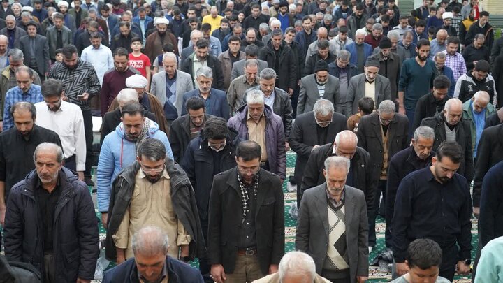 تصاویر/ اقامه نماز استثعاثه در شهرستان خوی