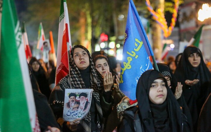ویڈیو/ ایران بھر میں مزاحمتی محاذ کی فتح و کامیابی کے لیے نمازِ استغاثۂ امام زمانہ علیہ السّلام کا اہتمام