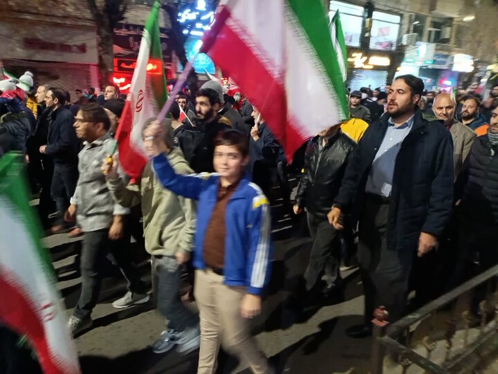 تصاویر/ استمرار حضور باشکوه مردم ولایی و انقلابی ابهر در بیعت با ولایت