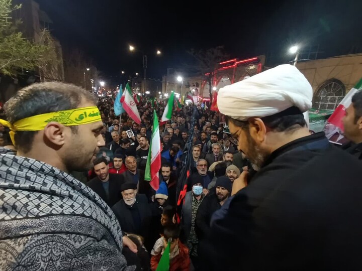 تصاویر/ استمرار حضور باشکوه مردم ولایی و انقلابی ابهر در بیعت با ولایت