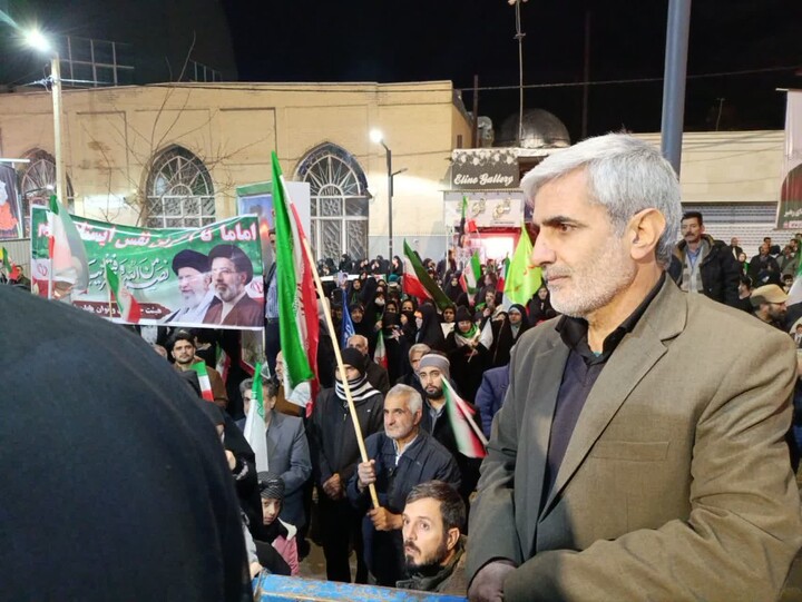 تصاویر/ استمرار حضور باشکوه مردم ولایی و انقلابی ابهر در بیعت با ولایت