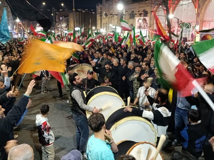 تصاویر/ استمرار حضور باشکوه مردم ولایی و انقلابی ابهر در بیعت با ولایت