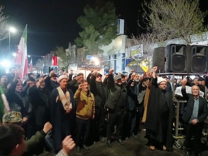 تصاویر/ استمرار حضور باشکوه مردم ولایی و انقلابی آذرشهر در بیعت با ولایت