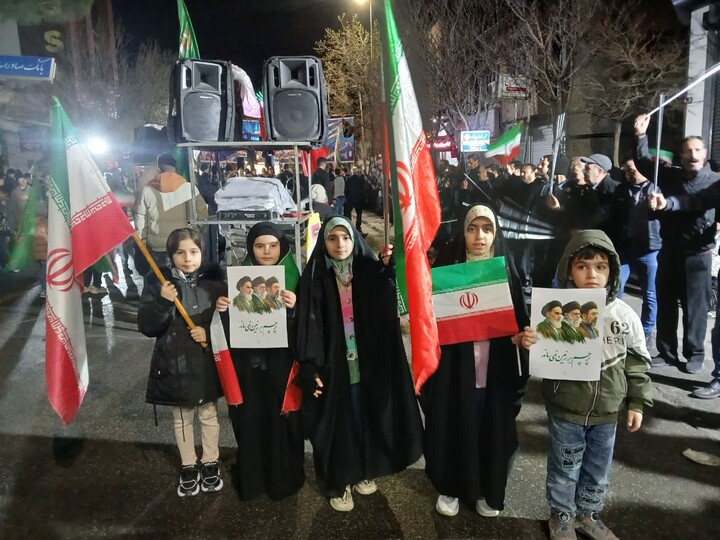 تصاویر/ استمرار حضور باشکوه مردم ولایی و انقلابی آذرشهر در بیعت با ولایت