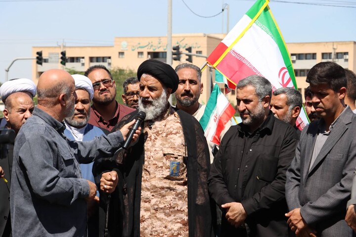 کاشت نهال توسط نماینده ولی فقیه خوزستان در اهواز