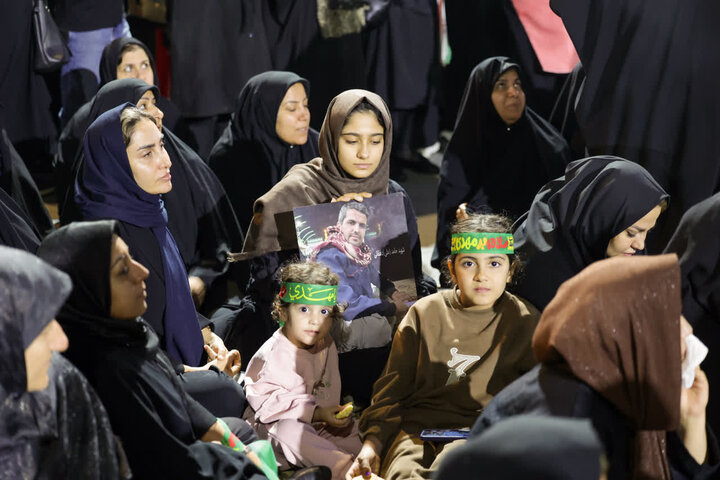 تصاویر/ استقبال از پیکر ۲ شهید در بوشهر