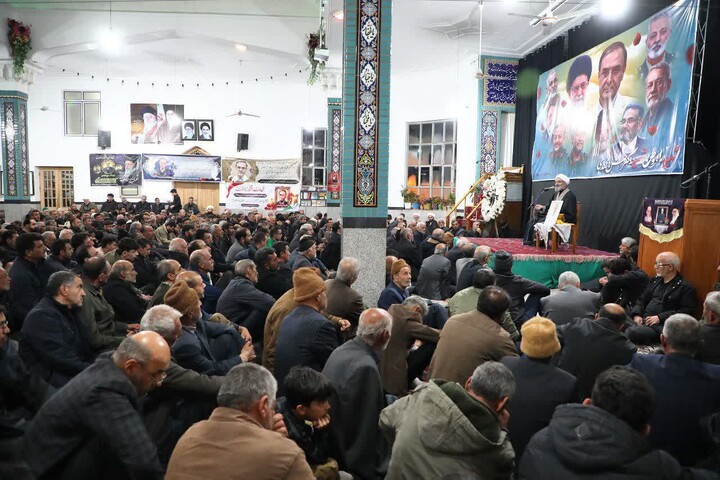 تصاویر/ مراسم بزرگداشت شهید «حسن محمدی» در مجن شاهرود با حضور نماینده ولی فقیه در استان سمنان