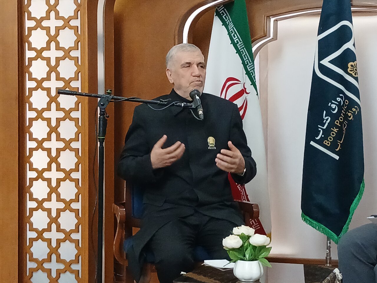 نخبگان از مسئولیت علمی تا تکلیف دینی در کنار مردم نقش‌آفرینی می‌کنند