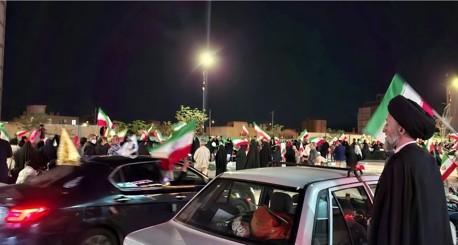 ایران در انتظار ظهور؛ روایت شب دوازدهم فروردین