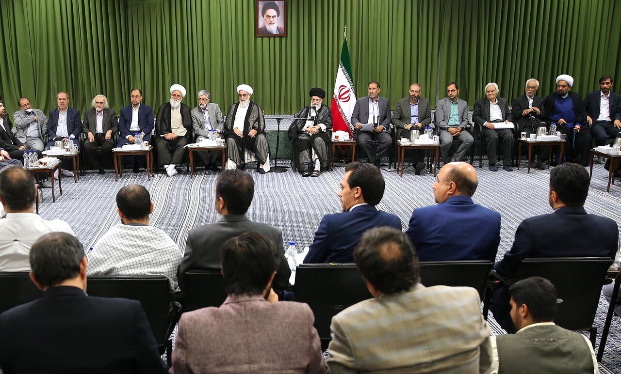 جریان سازی رهبر شهید در ادبیات و شعر