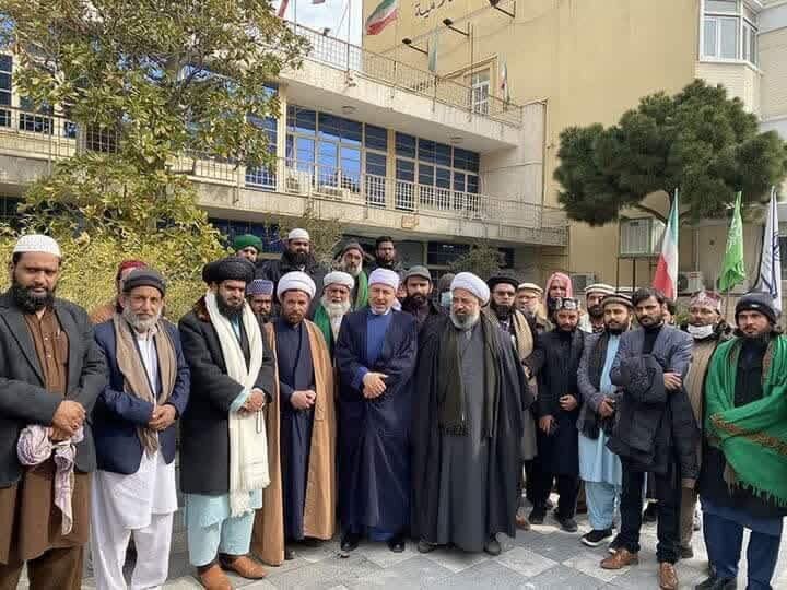 ایران میں اہم حکومتی اور عسکری عہدیداران کا تعلق اہلسنت مسلک سے بھی ہوتا ہے