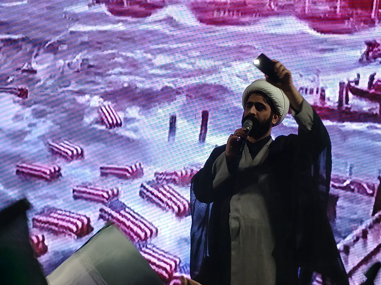 حجت الاسلام علی مقدم شاعر(شعر بزن که خوب می زنید)در اجتماع مردمی میدان جانباز مشهد