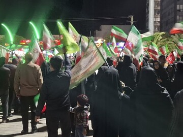 فیلم| مراسم وداع باشهید سید علیرضا شکاری پور درمیدان امام خامنه ای(ه) کاشان