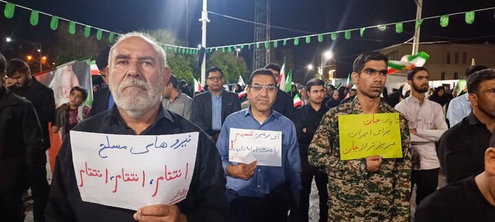 تصاویر/ تجمع شبانه در شهر عنبرآباد با حضور پیکر شهید تازه تفحص شده