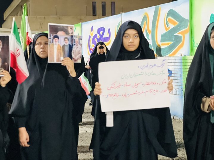 تصاویر/ تجمع شبانه در شهر عنبرآباد با حضور پیکر شهید تازه تفحص شده