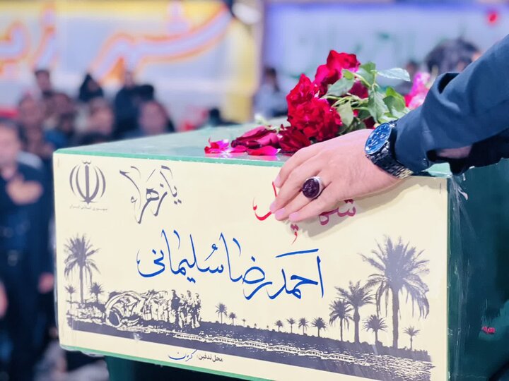 تصاویر/ تجمع شبانه در شهر عنبرآباد با حضور پیکر شهید تازه تفحص شده