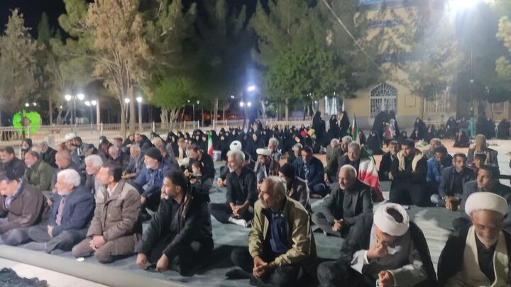 تصاویر/موج سی و سوم حضور مردم شهر کشکوئیه در تجمعات شبانه