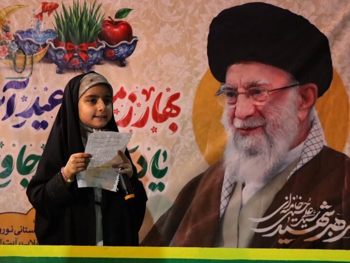 تصاویر/ تجمع مردمی در تکاب در حمایت از نظام اسلامی در سی و سومین شب متوالی