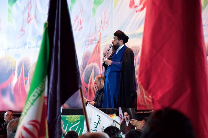 فیلم | اجتماع بزرگ مردم ولایتمدار و شهید پرورآران وبیدگل در شامگاه 13فروردین