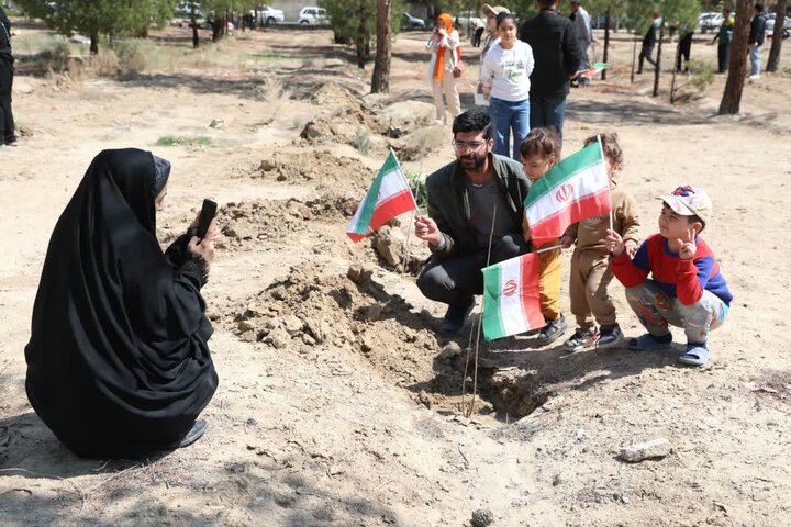 تصاویر / پویش ملی درختکاری «سرو ایران» در شهرستان سمنان همزمان با سراسر کشور