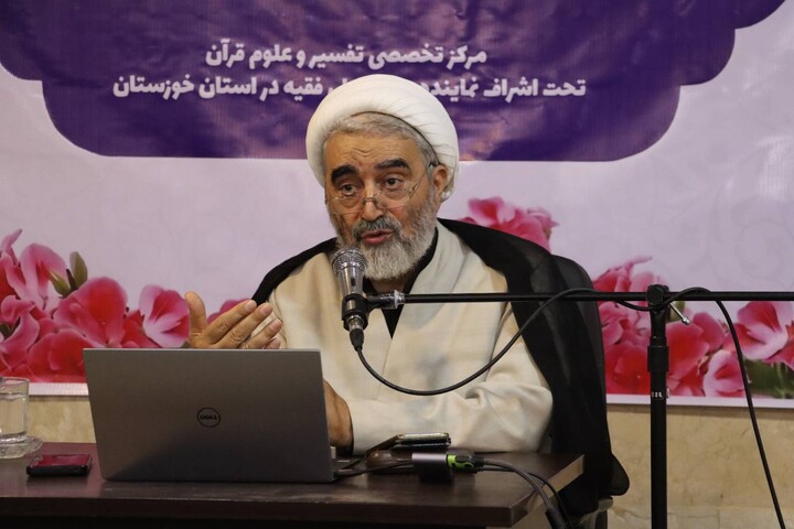 نشست علمی بامحوریت ابعاد شخصیت قرآنی امام شهید
