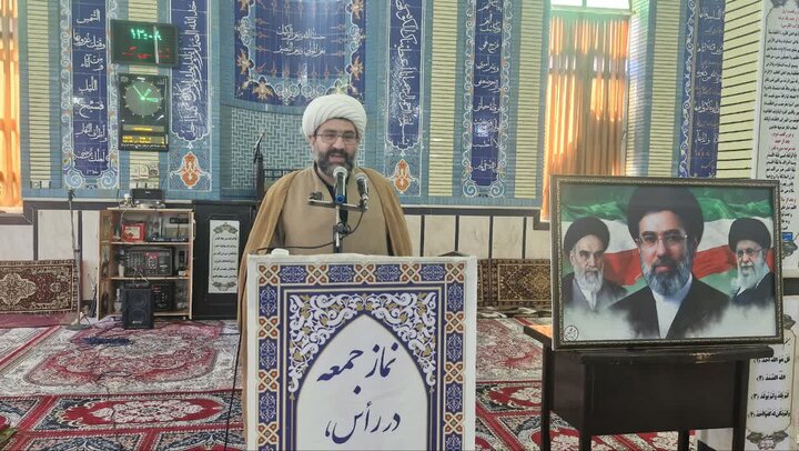 تصاویر/ اقامه نماز جمعه پلدشت